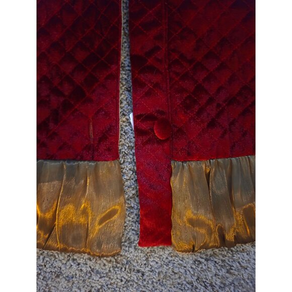 Red Quilted Velvet Christmas Tree Skirt Gold Trim Button Closure - Picture 4 of 10